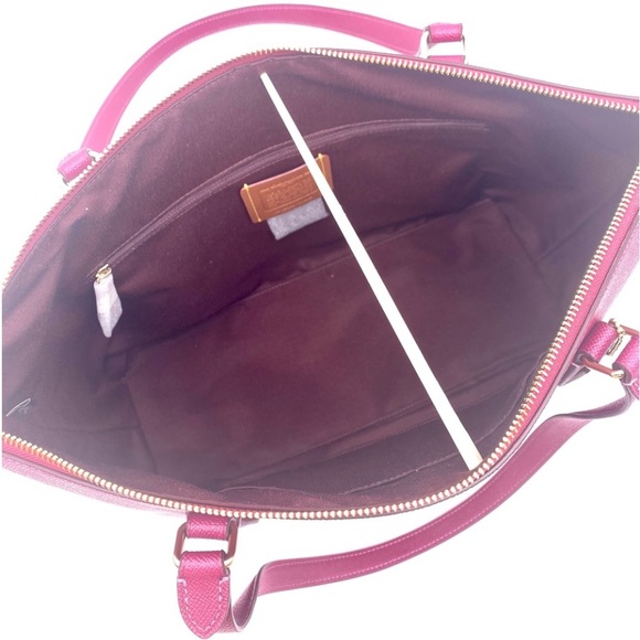 Coach Gallery Tote Bag
Shoulder Bag - Picture 12 of 16